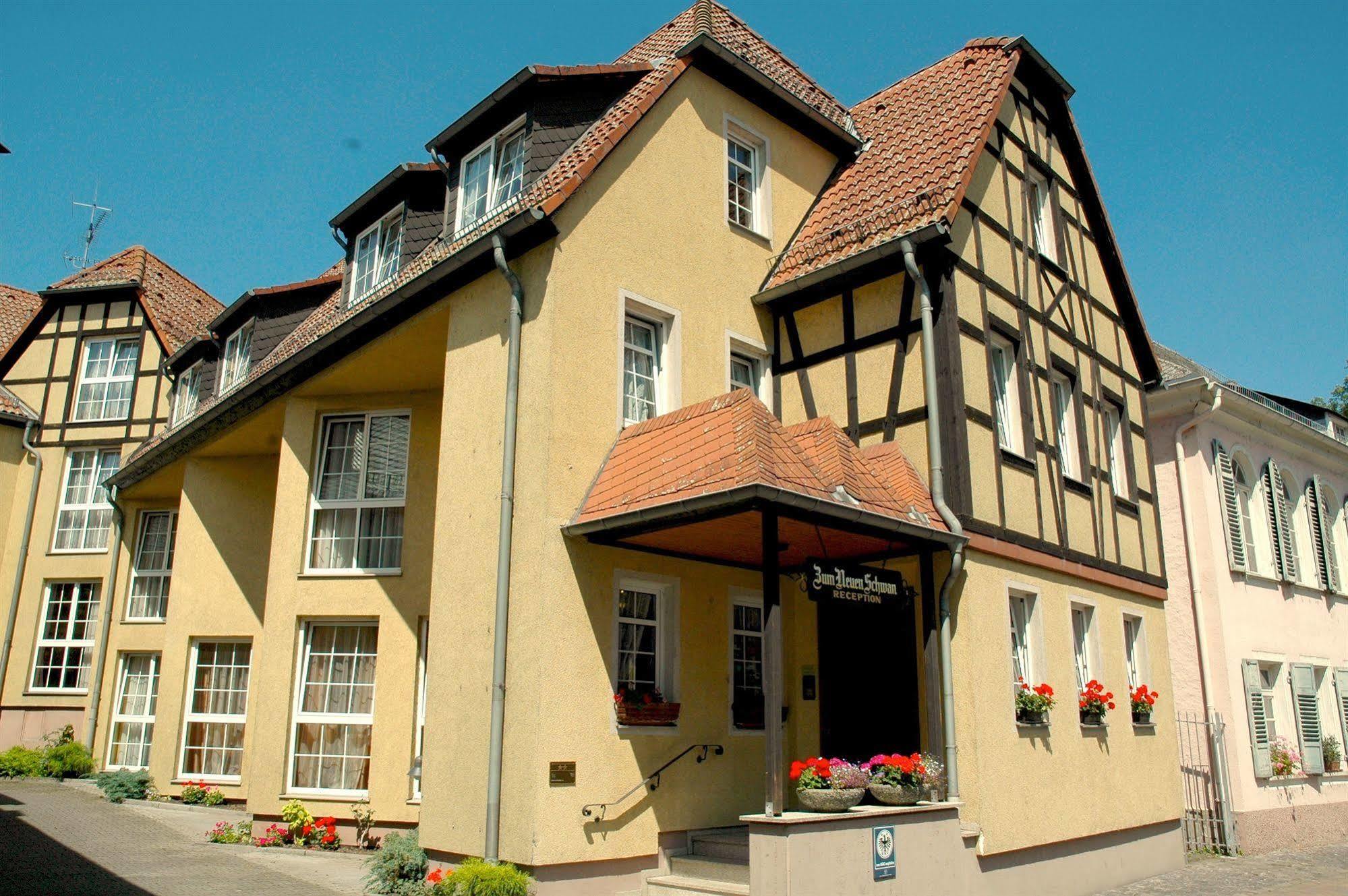 Zum Neuen Schwan Hotel Walluf Exterior foto